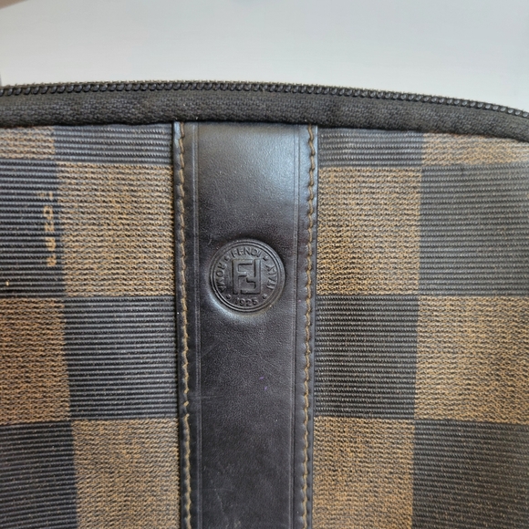 Fendi Vintage Cross Body Bag W/Logo - Authentic - Picture 2 of 15